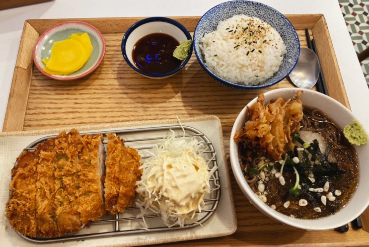  학동역 맛집) 동경규동 다녀온 후기
