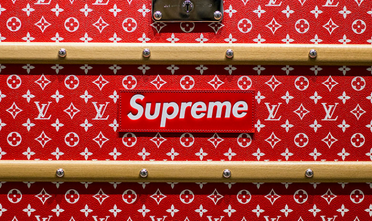  빨간상자에 하얀글씨 쿨한브랜드 슈프림_Supreme