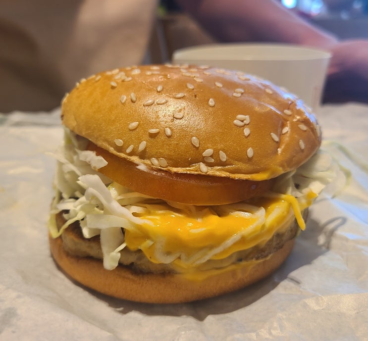  [합정메세나맛집] 합정 맥도날드에서 녹돈버거,맥크리스피클래식버거,1955버거,상하이버거 먹고온 후기 (영업시간,위치,주차,런치메뉴,가격)