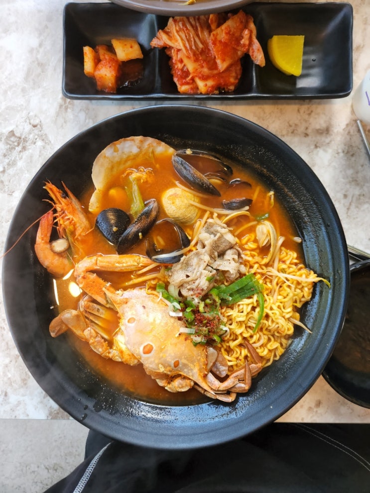  강릉맛집 _ 강릉 해물라면 푸짐하고 맛있어요:)