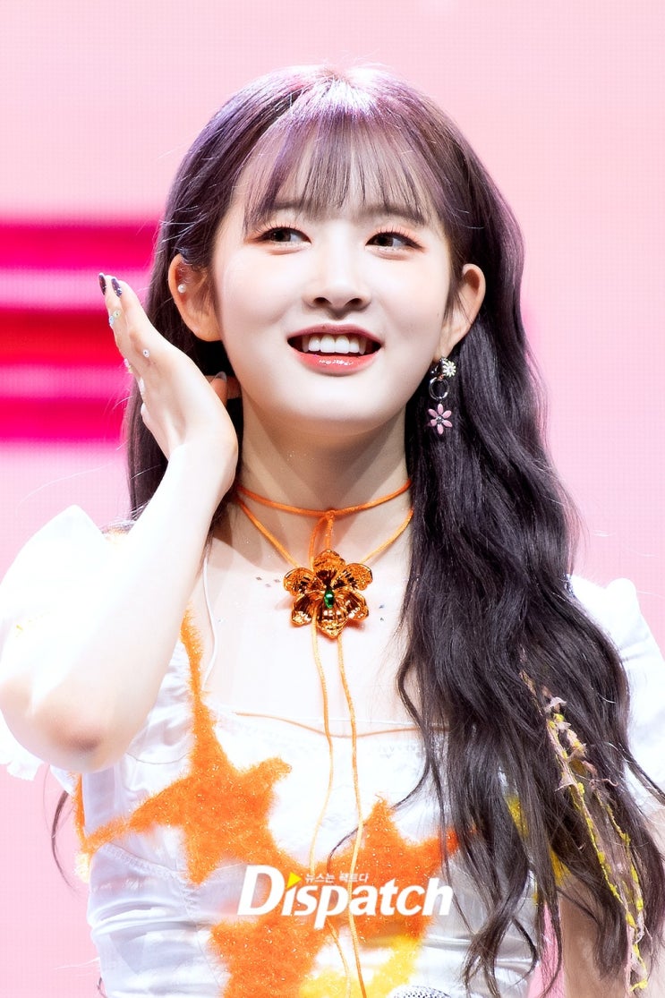 스테이씨(시은·수민·세은·윤), 세 번째 싱글앨범 '위 니드 러브' 눈빛에 홀릭 매일이 리즈다 (화보) 스테이씨(시은·수민·세은·윤), 세 번째 싱글앨범 '위 니드 러브' 눈빛에 홀릭 매일이 리즈다 (화보)