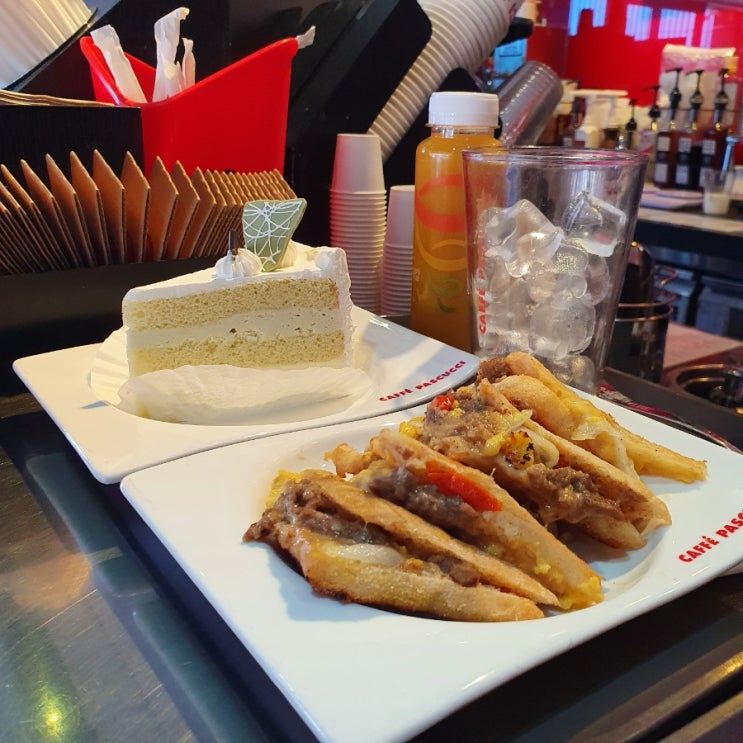  칸탈로프케잌 더진한캐롯케잌 파니니불고기에그가 맛있는 파스쿠찌 대구동성로광장점