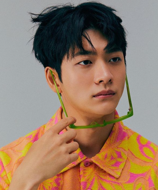 이상한변호사우영우 강태오 머리 군대 나무위키 파란헤어약수