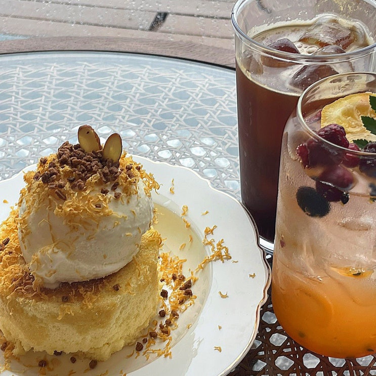  창원 귀산 카페 마창대교 뷰 맛집 ‘서향’