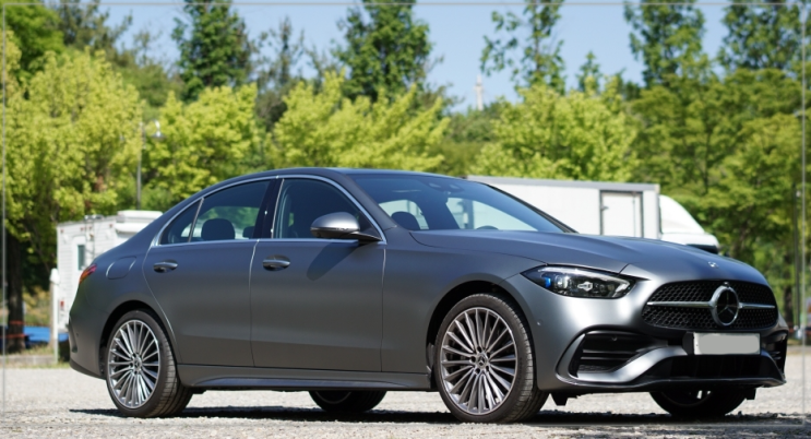  벤츠 E300 AMG 라인 '가격은 E클래스, 만족도는 S클래스' 제원,금액!