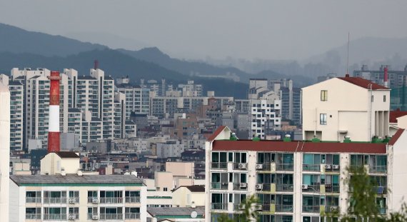 "영끌로 산 집, 2년만에 팝니다" 고금리에 울며겨자먹기 단타매매