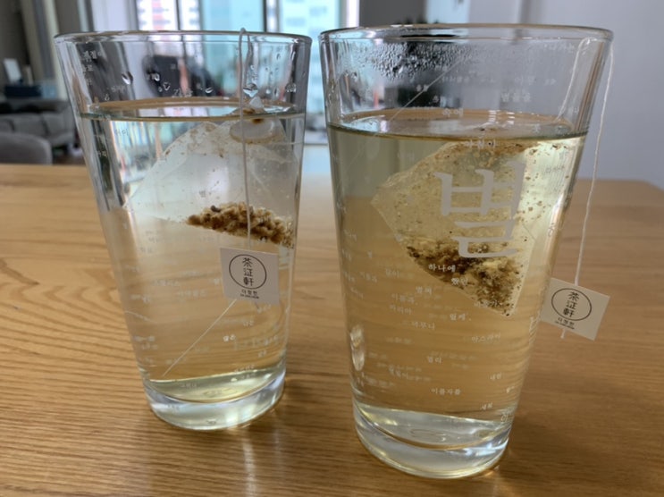 국산 우엉 100% 다정헌 우엉차 커피 대신 유기농 차로 매일 한잔씩 마시고 있어요! 국산 우엉 100% 다정헌 우엉차 커피 대신 유기농 차로 매일 한잔씩 마시고 있어요!