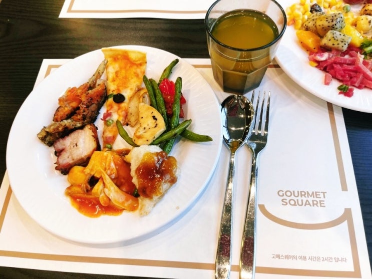  맛있는 음식 가득한 프리미엄 뷔페 강북구청 맛집 고메스퀘어 수유점