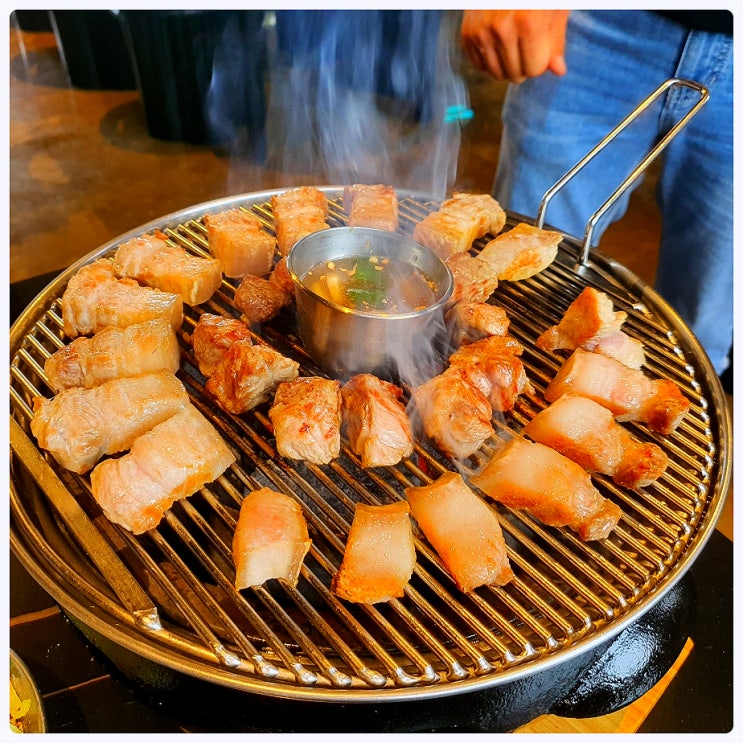  제주 대포주상절리 뚜벅이 여행 후 들린 제주 서귀포 중문 신라호텔 롯데호텔 근처 흑돼지 맛집 돈65 흑돼지 중문 본점