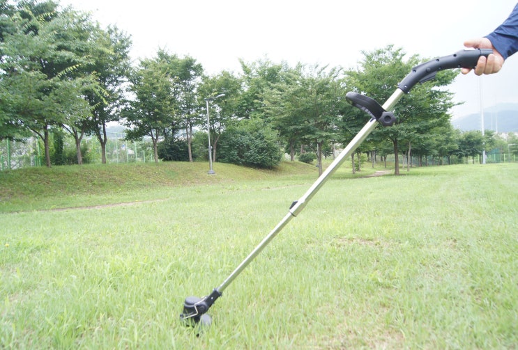 무선예초기 정원정리 필수템 가벼운 충전식 휴대예초기 무선예초기 정원정리 필수템 가벼운 충전식 휴대예초기