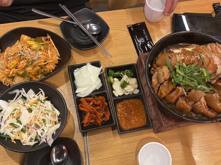  [상도맛집] 당면 추가 필수 ‘마왕족발’ & 촉촉한 수비드 치킨 ‘인근주민’