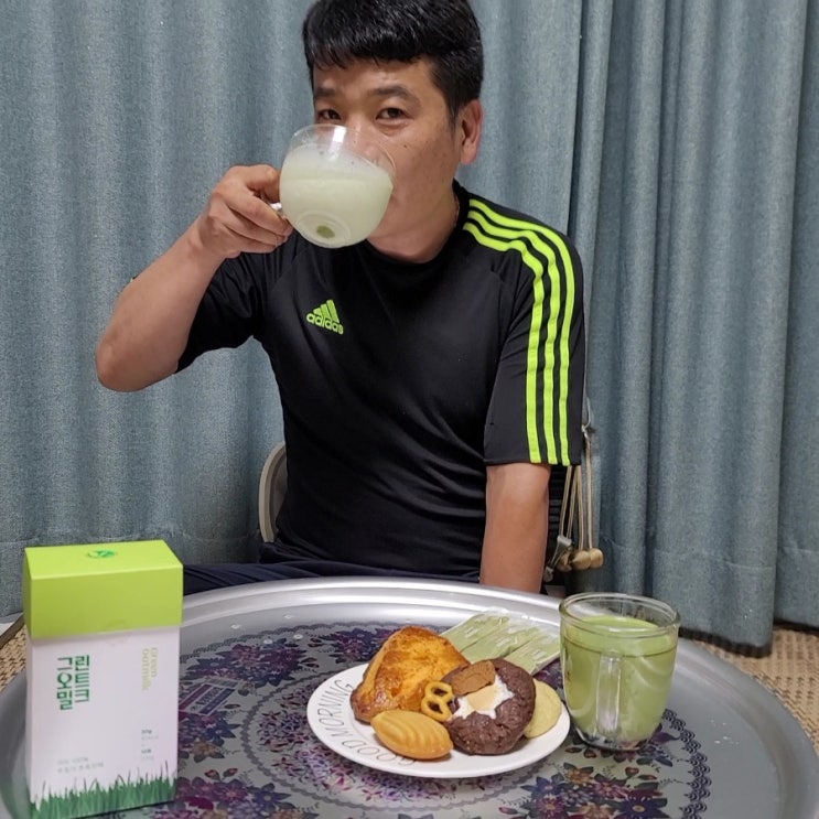  식사대용쉐이크 라떼로 즐기는 그린오트밀크