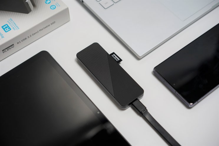 언제 어디서든 사용 가능한 외장 SSD, ESSENCORE KLEVV R1