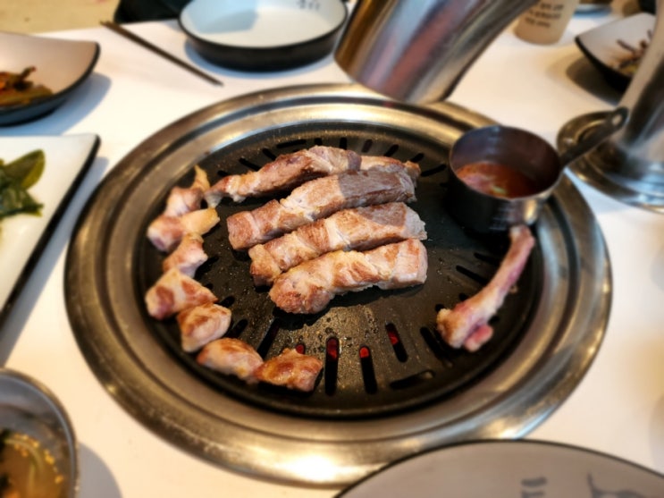  천안시 성성동 삼겹살 맛집 통삼국에서 저녁 외식한 후기 (벼락도끼(돈마호크) 있음)