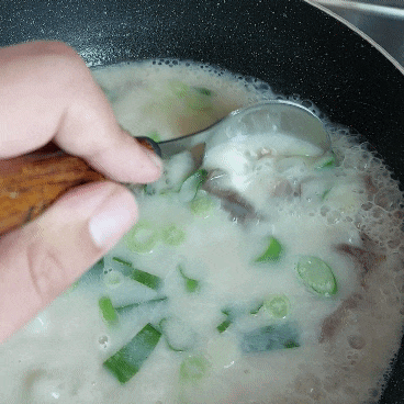 [집에서 먹자] 뽀얀 사골국물 고기국밥, 순대국밥 밀키트 후기