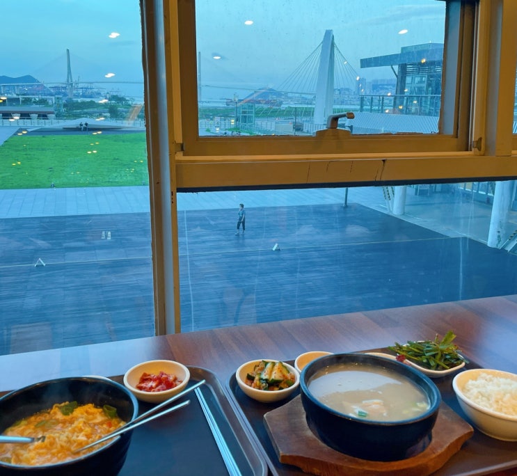  부산 [부산역] 뷰가 좋은 "내부 푸드코트" 간단 후기