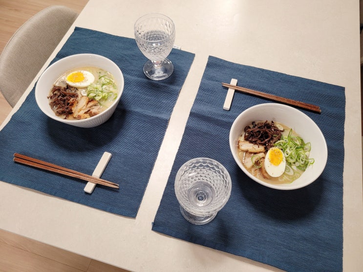  국물부터 차슈까지 다 맛있는 라멘맛집 모모야 돈코츠라멘 밀키트