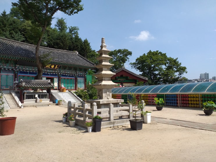  서울시 성북구 삼각산에 위치한 조선시대 사찰.  봉국사(奉國寺)
