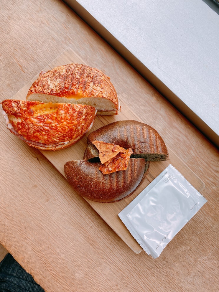  광화문 디타워 베이글이 맛있는 카페 "포비 FOURB"