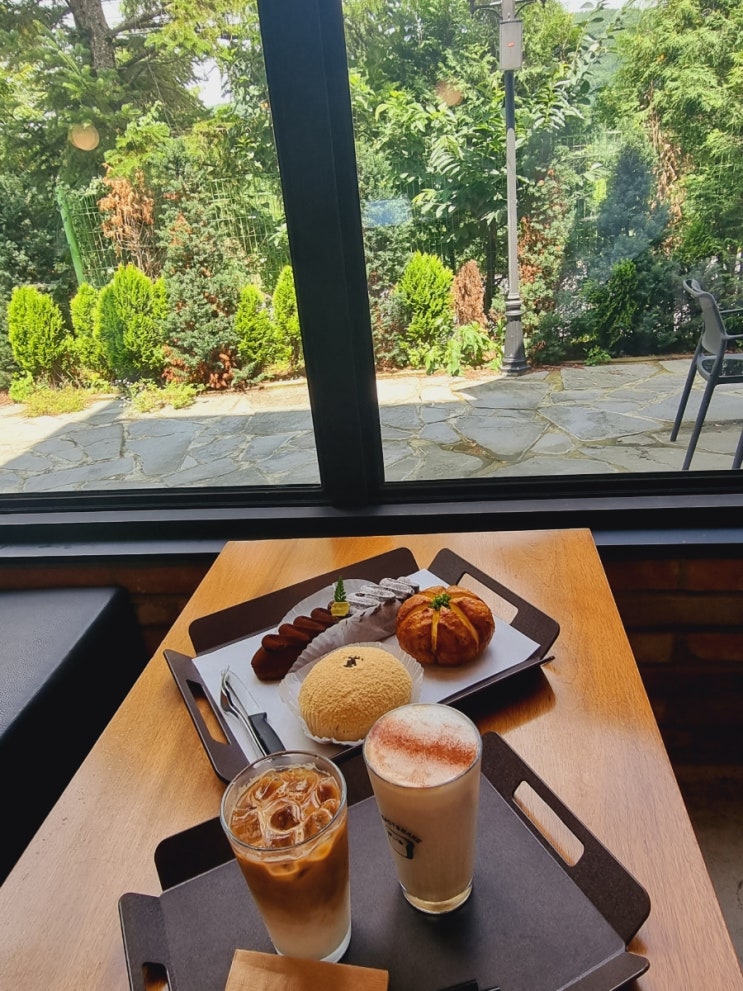  [경기도 용인 양지 IC근처 로스트앤베이크 카페] 용인뷰맛집 신상카페 로스트앤베이크 용인 양지   초록 감성 대형카페