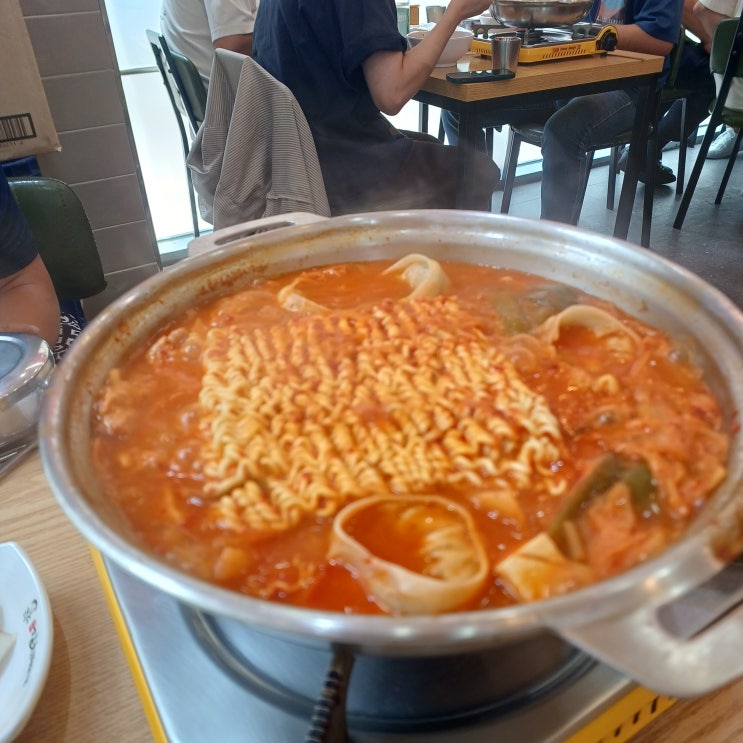 서울 강서구 마곡동 김치찌개 맛집 강순자옛맛김치찌개 신방화역점