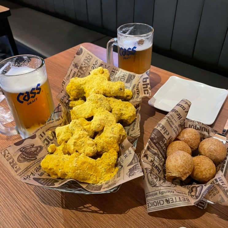  중복에 즐긴 홍대 BHC치킨 (뿌링클 콤보, 치즈볼, 생맥주)