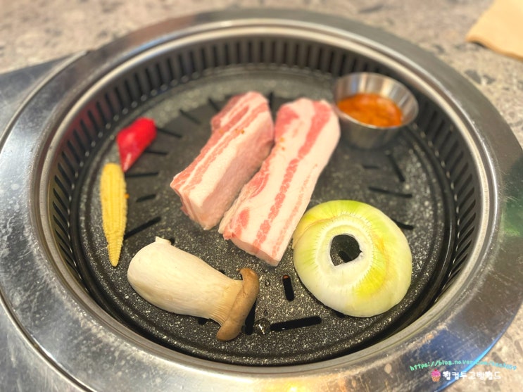  종각맛집 종각삼겹살 회식하기 좋은 철로만든돼지