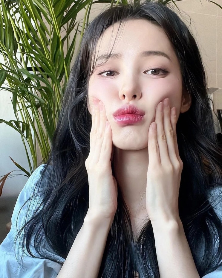 유튜버 유깻잎, 얼굴 지방 이식 수술 후 효과 묻는 팬에게 답변 "유지 잘 안되더라 홀라당 빠짐" 유튜버 유깻잎, 얼굴 지방 이식 수술 후 효과 묻는 팬에게 답변 "유지 잘 안되더라 홀라당 빠짐"