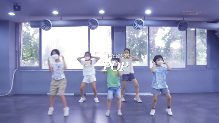 키즈방송댄스반에서 나연- pOP Pop 챌린지 하나도 어렵지 않아요-!  ✧ʕ̢̣̣̣̣̩̩̩̩&middot;͡˔&middot;ོɁ̡̣̣̣̣̩̩̩̩✧ /목동댄스학원/방송댄스학원/트와이스/나연/나연솔로/팝/팝안무/pop안무배우기