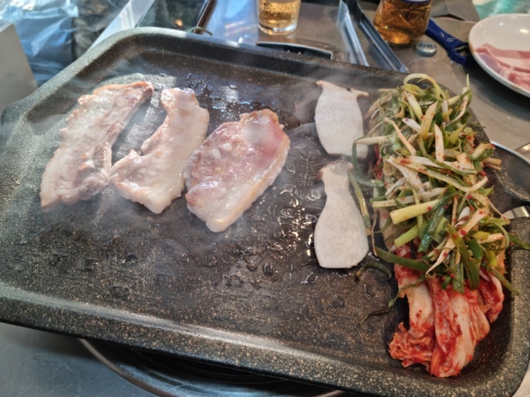  일 잘해서 얻어먹는 귀한 삼겹살