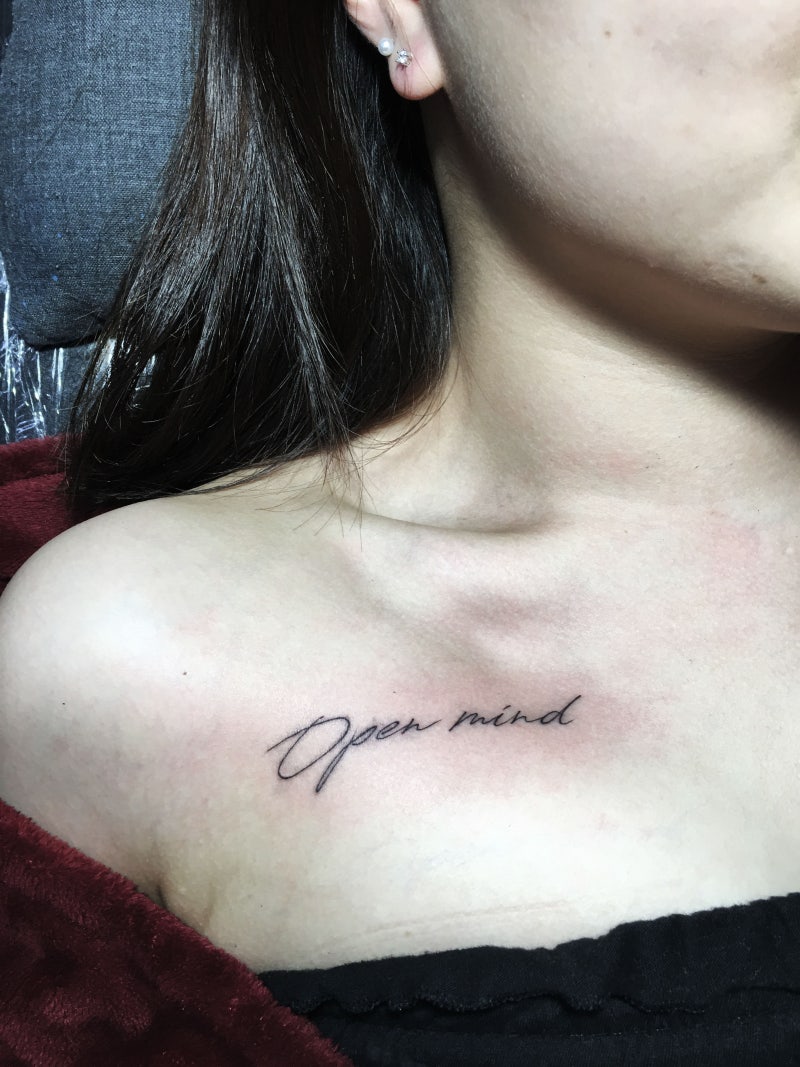 가슴레터링 #레터링 #여자타투 #감성타투 #강남타투 #서울타투 #쇄골타투 : 네이버 블로그