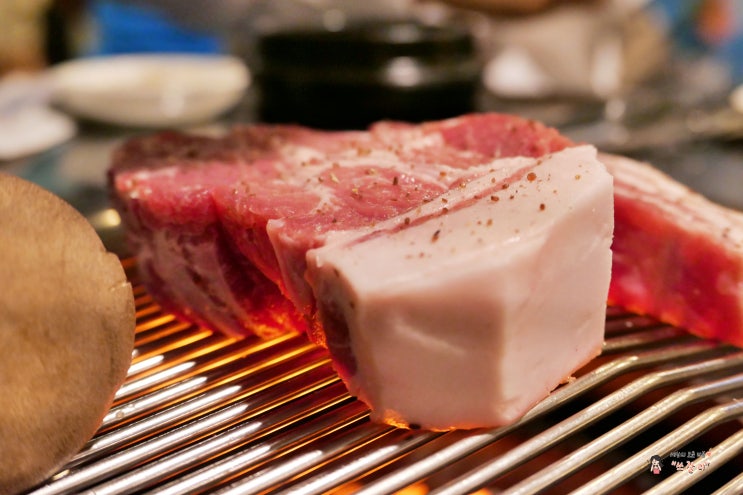  연탄불에 구운 제주시흑돼지맛집 팔각촌