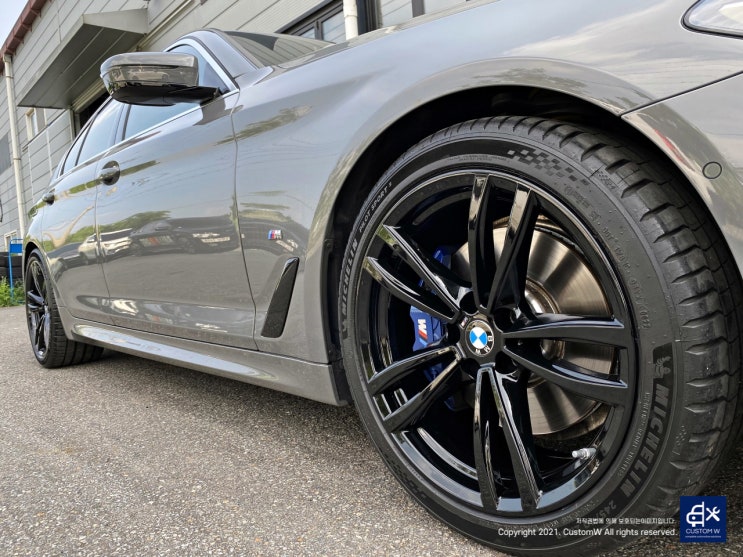  BMW G30 530i 647M 박리 후 블랙유광 휠도색