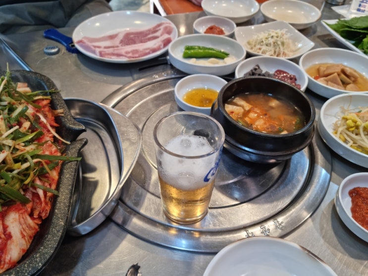  삼겹살파티에 맥주가 빠질 수 없지