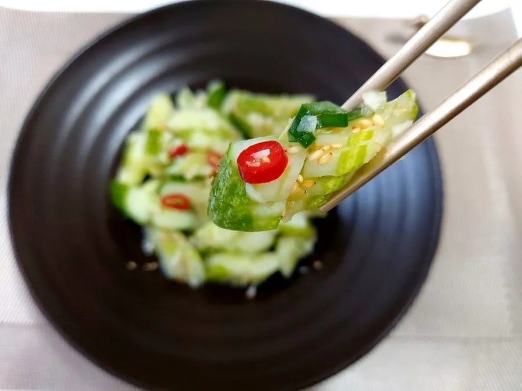  칼집 넣은 오이로 새콤달콤 오이무침 만드는 법 : 식감 맛 배임 탁월한 여름반찬