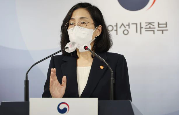내달부터 ‘긴급 복지 지원’ 받는 한부모에도 아동양육비 준다 내달부터 ‘긴급 복지 지원’ 받는 한부모에도 아동양육비 준다