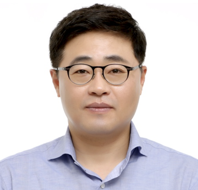 장성철 프로필 나이 학력 시사평론가 이력 윤석열 비판 고향 페이스북