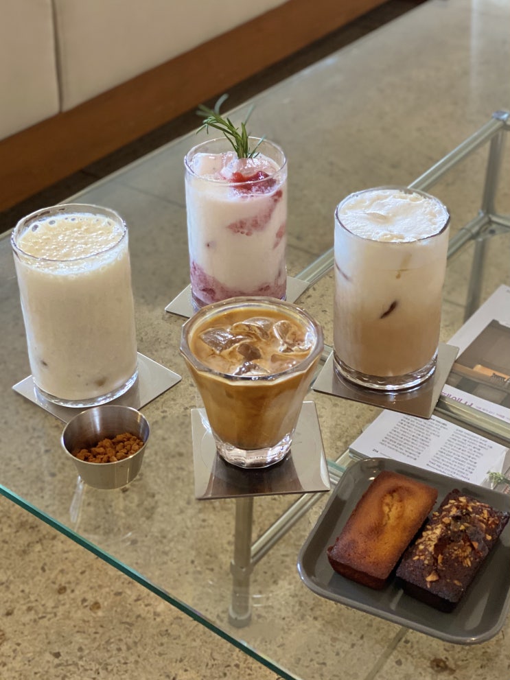  [석촌역] 석촌동 주차 가능한 넓은 카페 추천 휘낭시에 존맛집 | 카페2.7