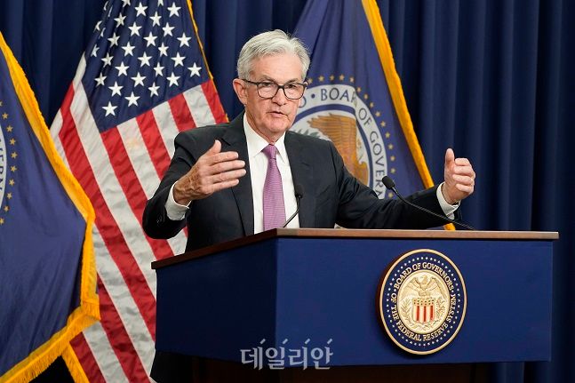 연준 자이언트 스텝에 ‘금리 역전’…환율 위기 고조 연준 자이언트 스텝에 ‘금리 역전’…환율 위기 고조