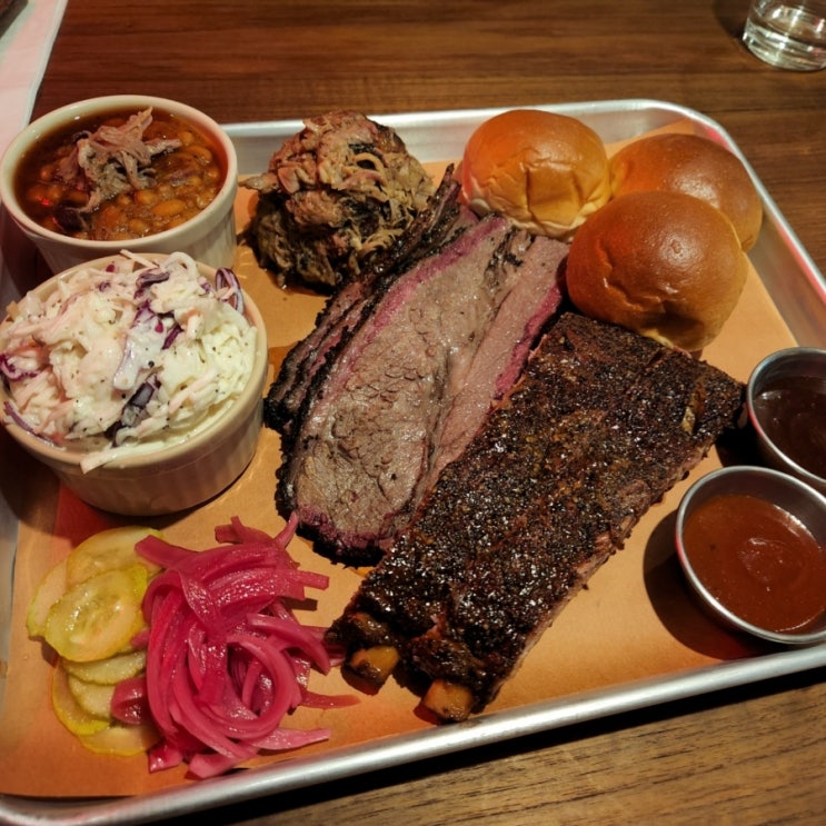  텍사스 브리스킷 바베큐를 맛볼 수 있는 연희동 '센트그릴'