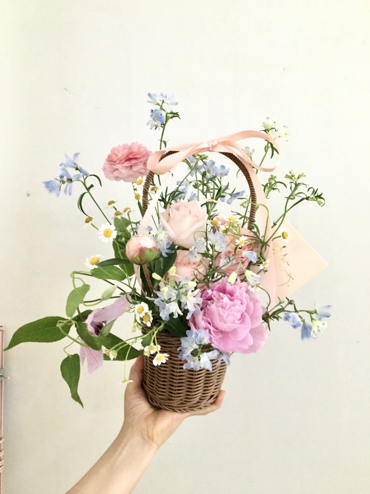 [대신동꽃집/부산서구꽃집 빌데플레르] 졸업전시회 꽃바구니 & 꽃다발 배달