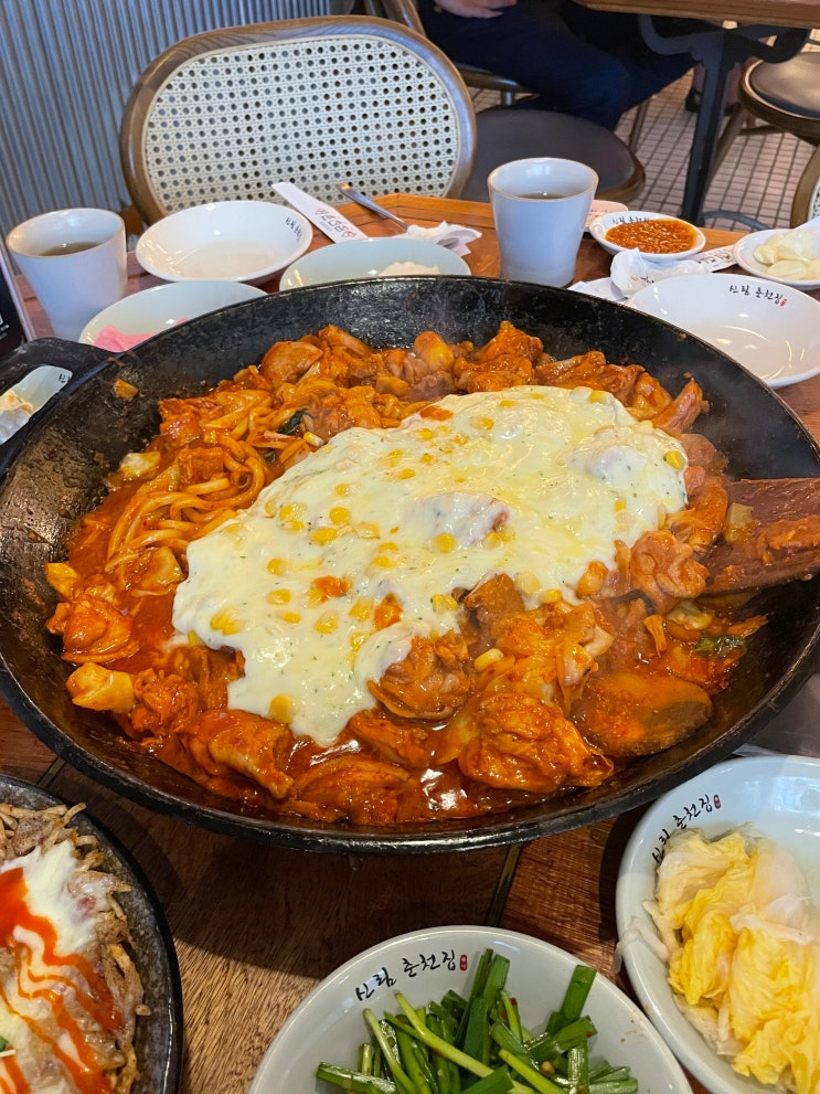  구디 신림춘천집 / 구디 회식으로 전메뉴 털어버린 닭갈비집