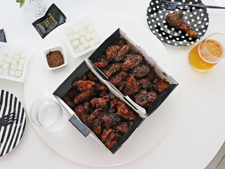  교촌치킨 신메뉴 교촌블랙시크릿 맛보고 전국맛표현대회 참여해요!