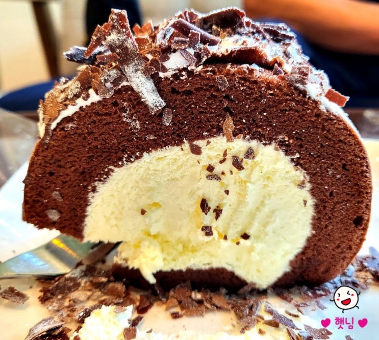  카페 비타리카<CAFFE  VITARICCA>갤러리 전시 카페. 빈티지한 멋이 있는 곳-︎내돈후기︎