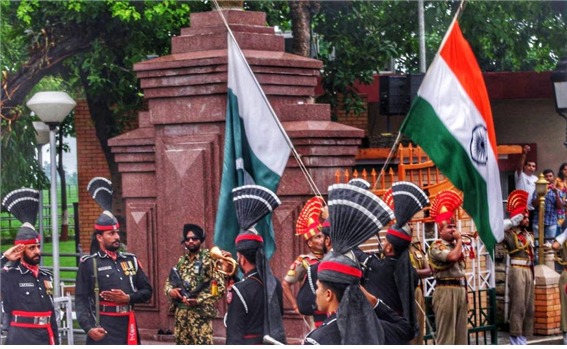 인도 파키스탄 국경 국기 하강식