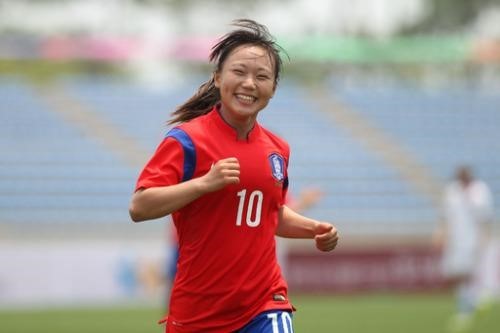 첫 여자 축구 선수 <<b>장슬기</b>>