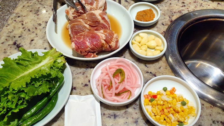 강동구청역 맛집 오륜정 돼지갈비 육질 최고