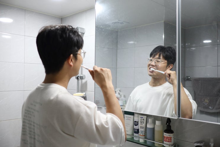  실리콘칫솔로 잇몸 생각해서 바꿔봤어요
