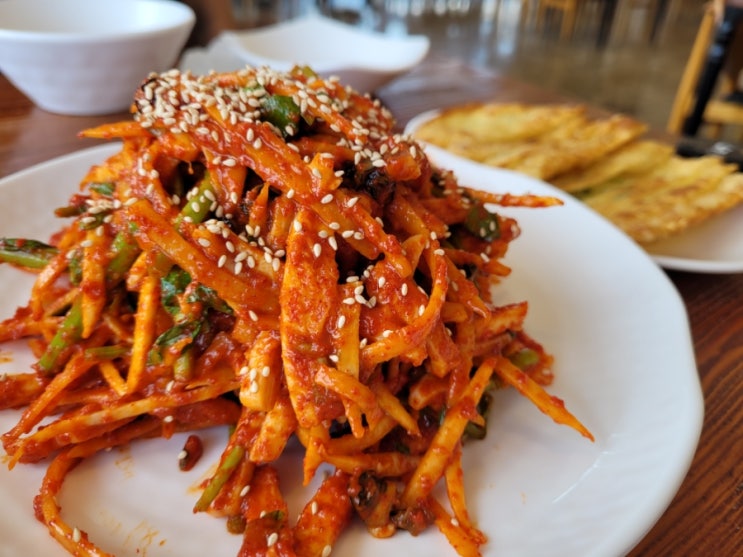  서충주 신도시 맛집 넓고 쾌적한 정담칼국수