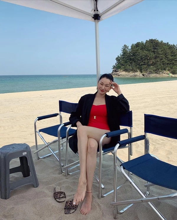 모델 겸 배우 장윤주, 우월한 수영복 몸매 드러내자 대한민국 톱모델 인정 "모두가 박수쳤다" 모델 겸 배우 장윤주, 우월한 수영복 몸매 드러내자 대한민국 톱모델 인정 "모두가 박수쳤다"